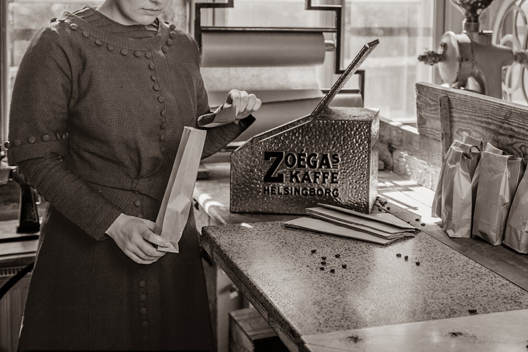 Grå-vit bild på Maria