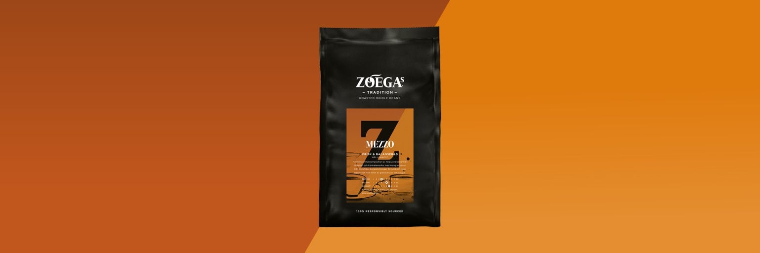 bild av ett paketkaffe med orange bakgrund 