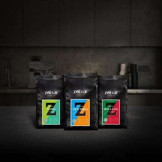 Grupp italienare dricker Zoégas espresso