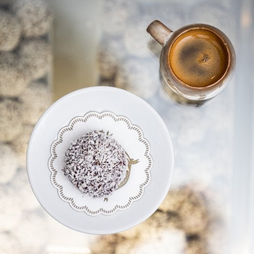 Chokladboll med en espresso