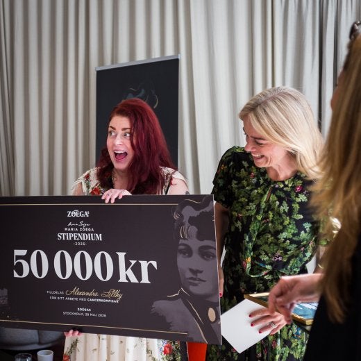 Alexandra får ett pris 